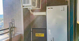 宮城県仙台市太白区「ナイスグランソレイユ太子堂」で三菱「SRT-W375」に交換～ベランダに設置～＜エコキュート交換工事例＞