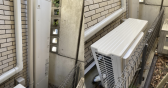 大阪府大阪市東住吉区でパナソニック「HE-H37KQS」を設置～足場を作成して狭小スペースのEQを交換～＜エコキュート交換工事例＞