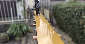 大阪府羽曳野市でパナソニック「HE-J37JXS」を設置～用水路に足場を作成して酸素入浴機能付きEQに交換～＜エコキュート交換工事例＞