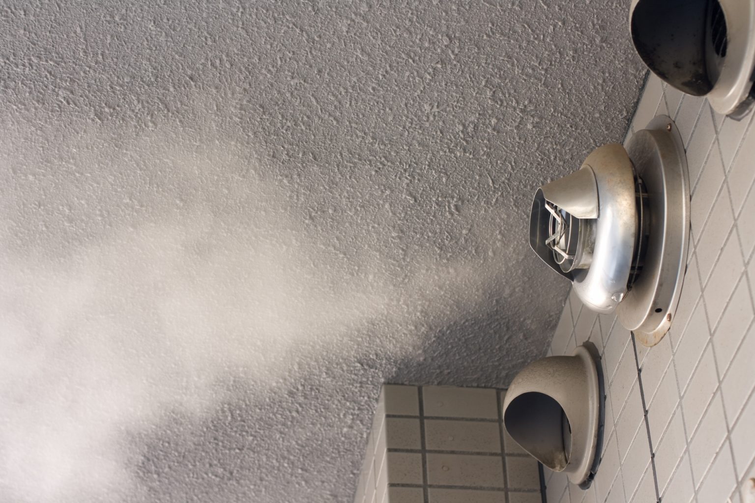 画像 排気口から煙が出ている画像